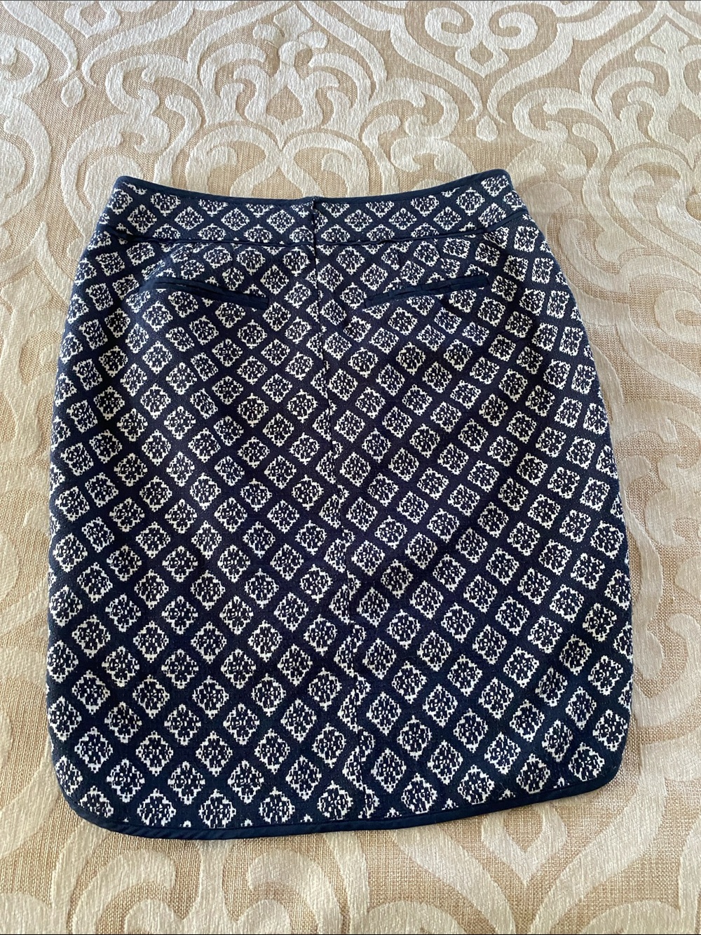 Ann Taylor LOFT Petites 6P Navy White Geometric Skirt 21” - Picture 8 of 9